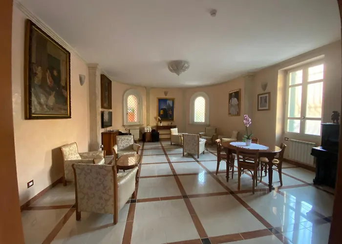 Casa Per Ferie Suore Salesiane Dei Sacri Cuori Oda ve Kahvaltı Roma