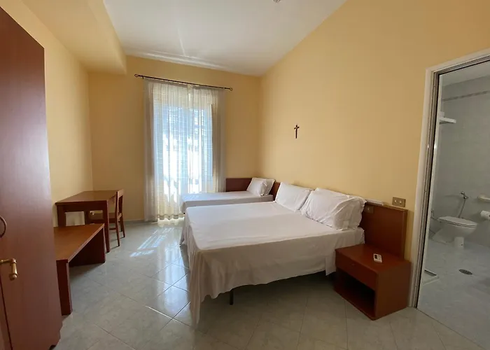 Casa Per Ferie Suore Salesiane Dei Sacri Cuori Oda ve Kahvaltı Roma