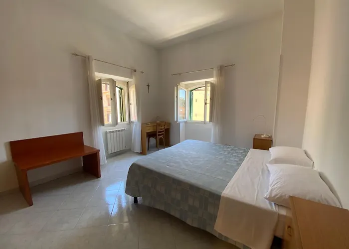 Casa Per Ferie Suore Salesiane Dei Sacri Cuori Oda ve Kahvaltı 4*